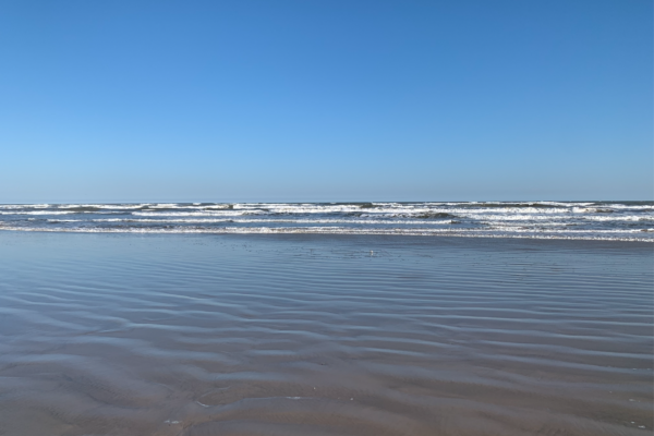 Pointe West Beach - Over 1 Mile Long, No Drive Beach