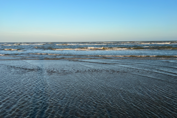 Pointe West Beach - Over 1 Mile Long, No Drive Beach